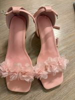 Sandalen rosa mit Blumenapplikation neuwertig 38