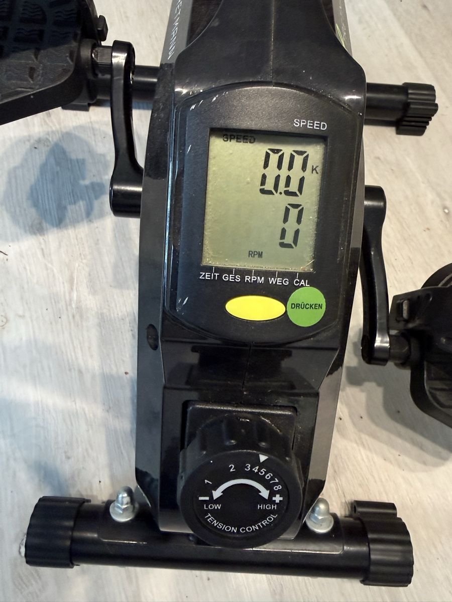 Hometrainer: Tretmann Heimtrainer schwarz gebraucht mit Display – Gebraucht aus Rüschlikon von lagoon400 2