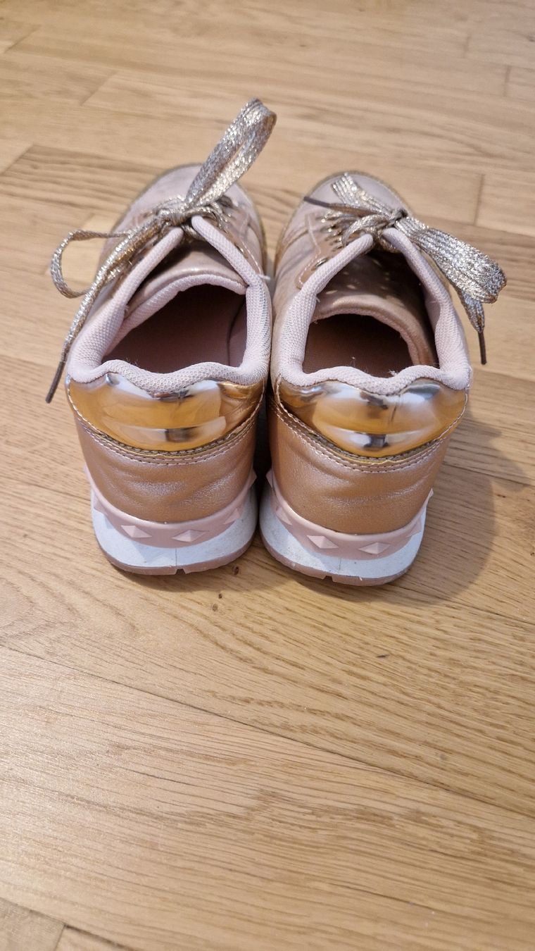 Scarpe da donna: Schuhe sneakers 37 – Usato da Zug venduto da opo_cy5d 2