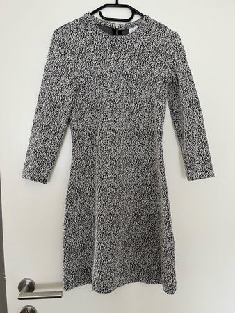 Kleid von & other stories, Gr. 32, schwarz/weiss