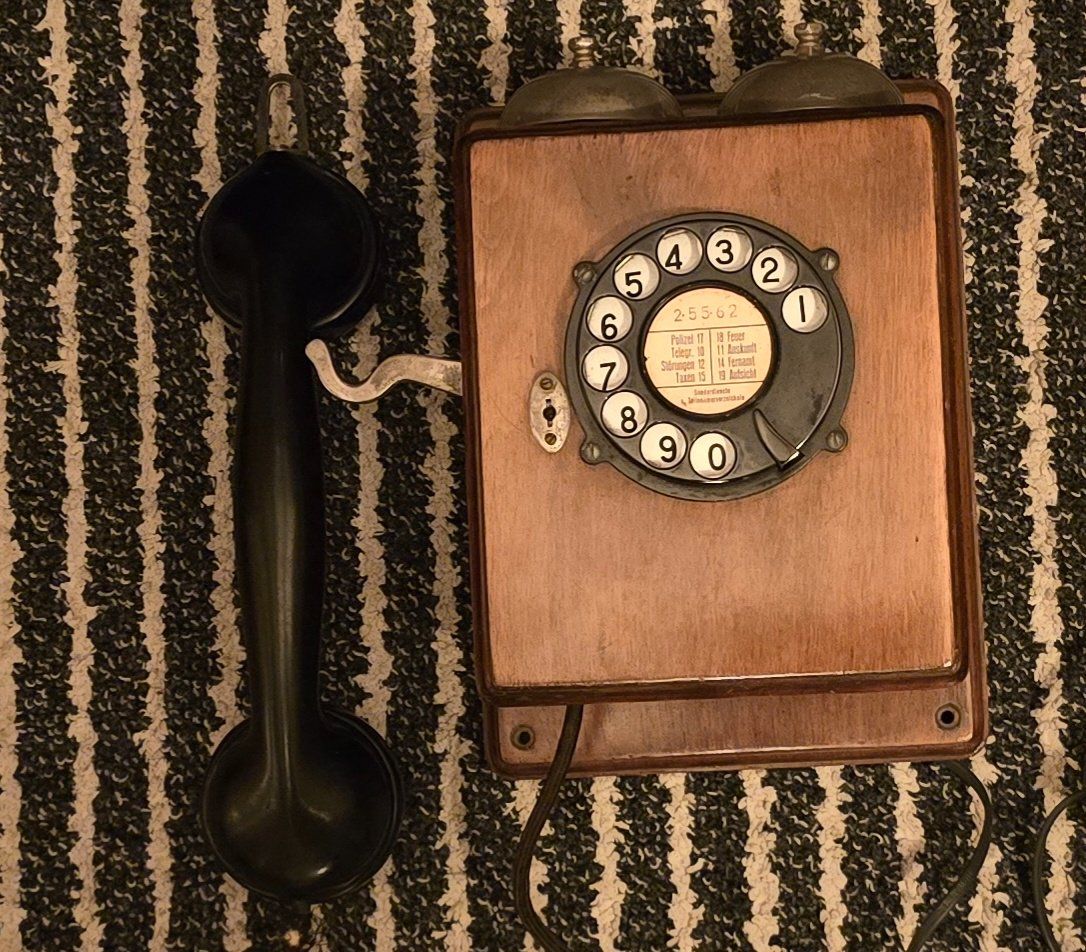 Telefoni: Antikes ZB Wandtelefon Mod. 1931 – Usato da Herzogenbuchsee venduto da Numis25