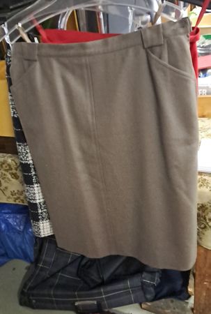 Damen Rock beige Grösse 44 getragen