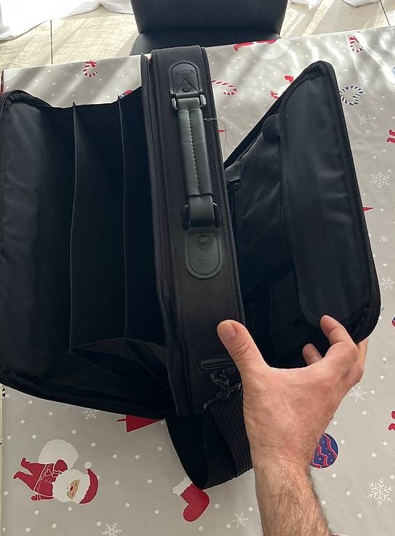 Valises & Sacs: Sacoche pour ordinateur et documents  – D'occasion à Bex par epsonstylus 2