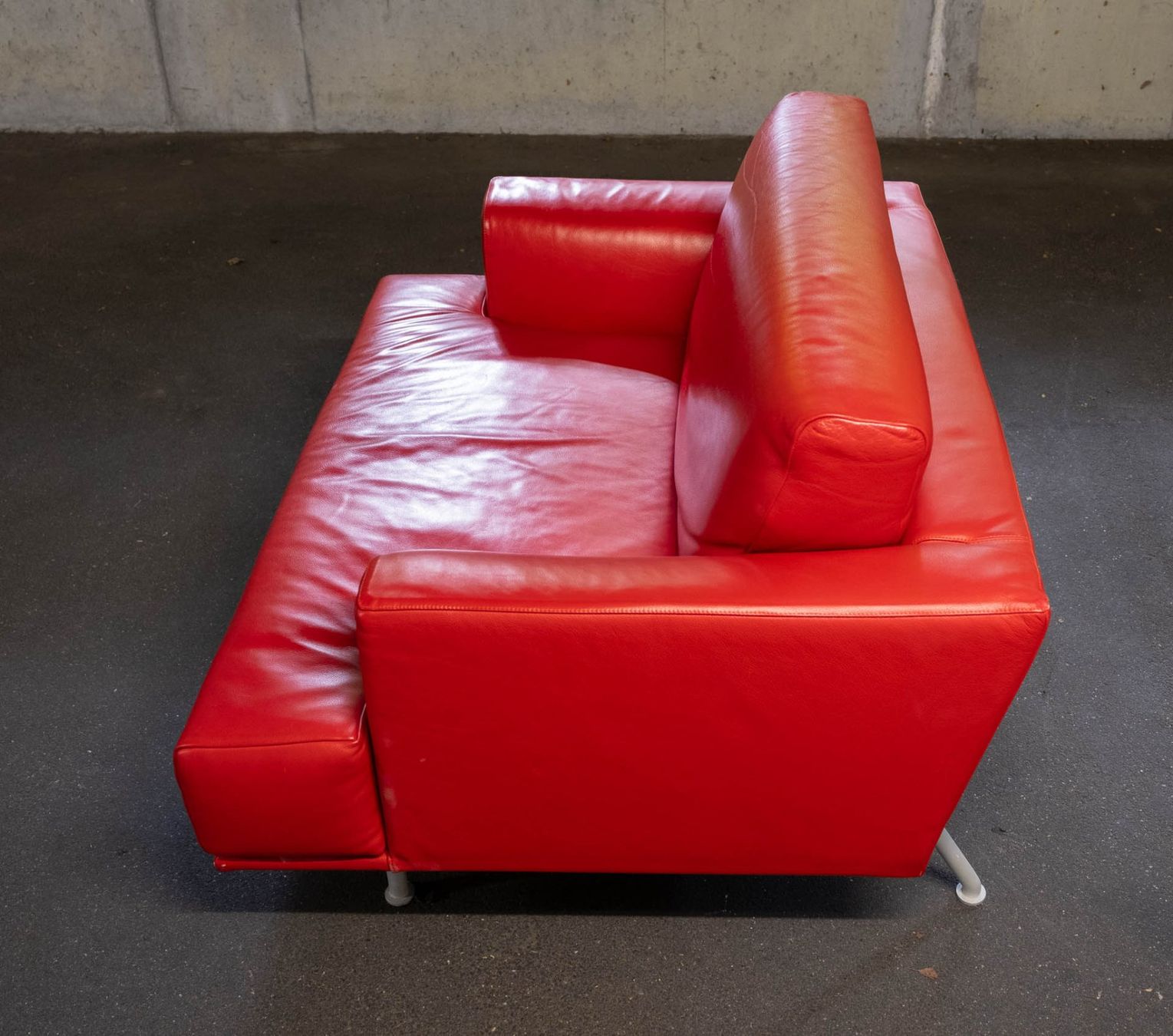 Divani: Designer-Sofa, 2-Sitzer, echtes Leder, Rot – Usato da Solothurn venduto da RolCardo 3