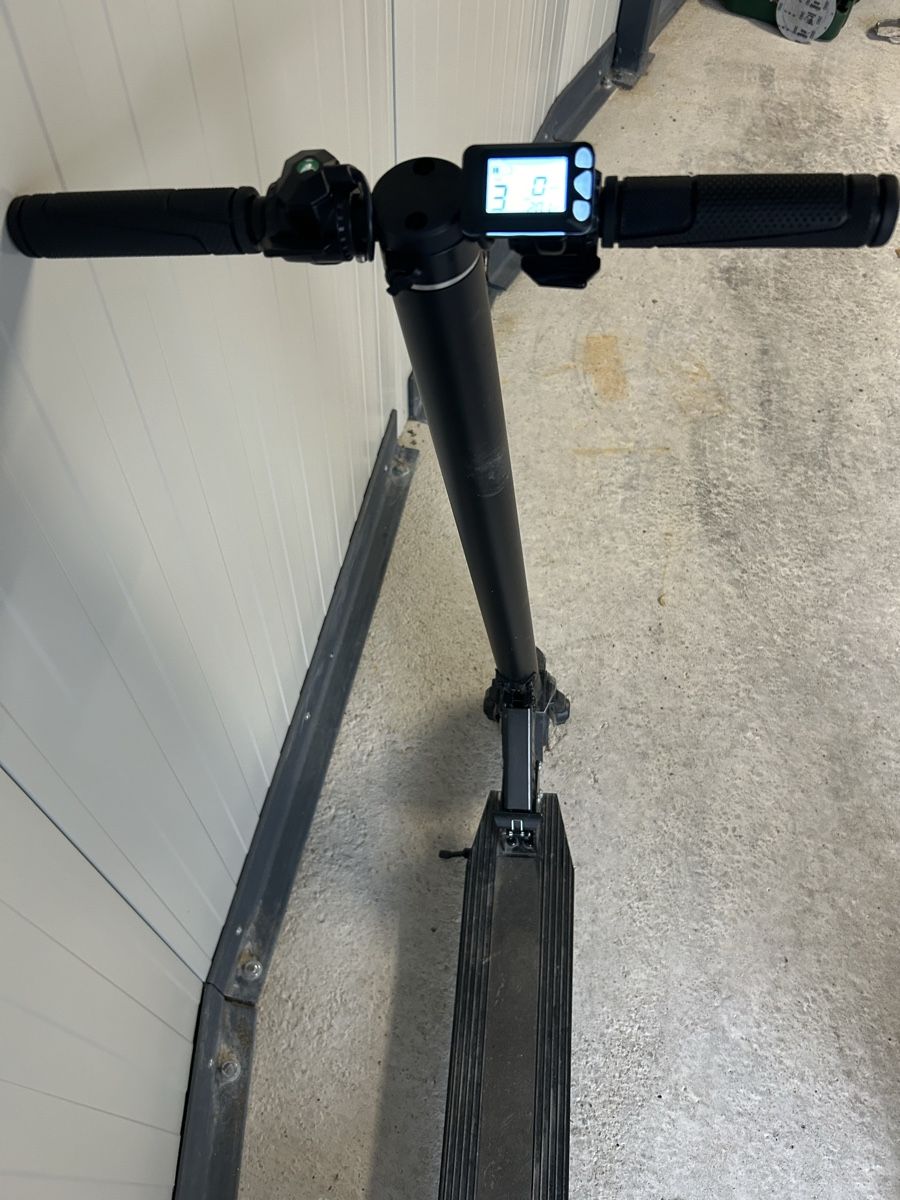 Scooter: E-Scooter CLASSIC 20 km/h schwarz – Nuovo (secondo la descrizione) da Amriswil venduto da iza_6gxz 1