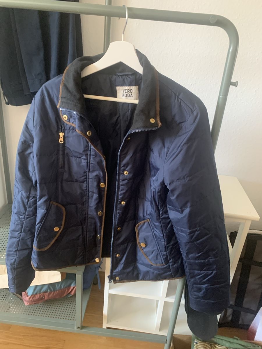 Vero Moda Giacche: Vero Moda Steppjacke, dunkelblau, Grösse L – Usato da Basel venduto da ari_xy65