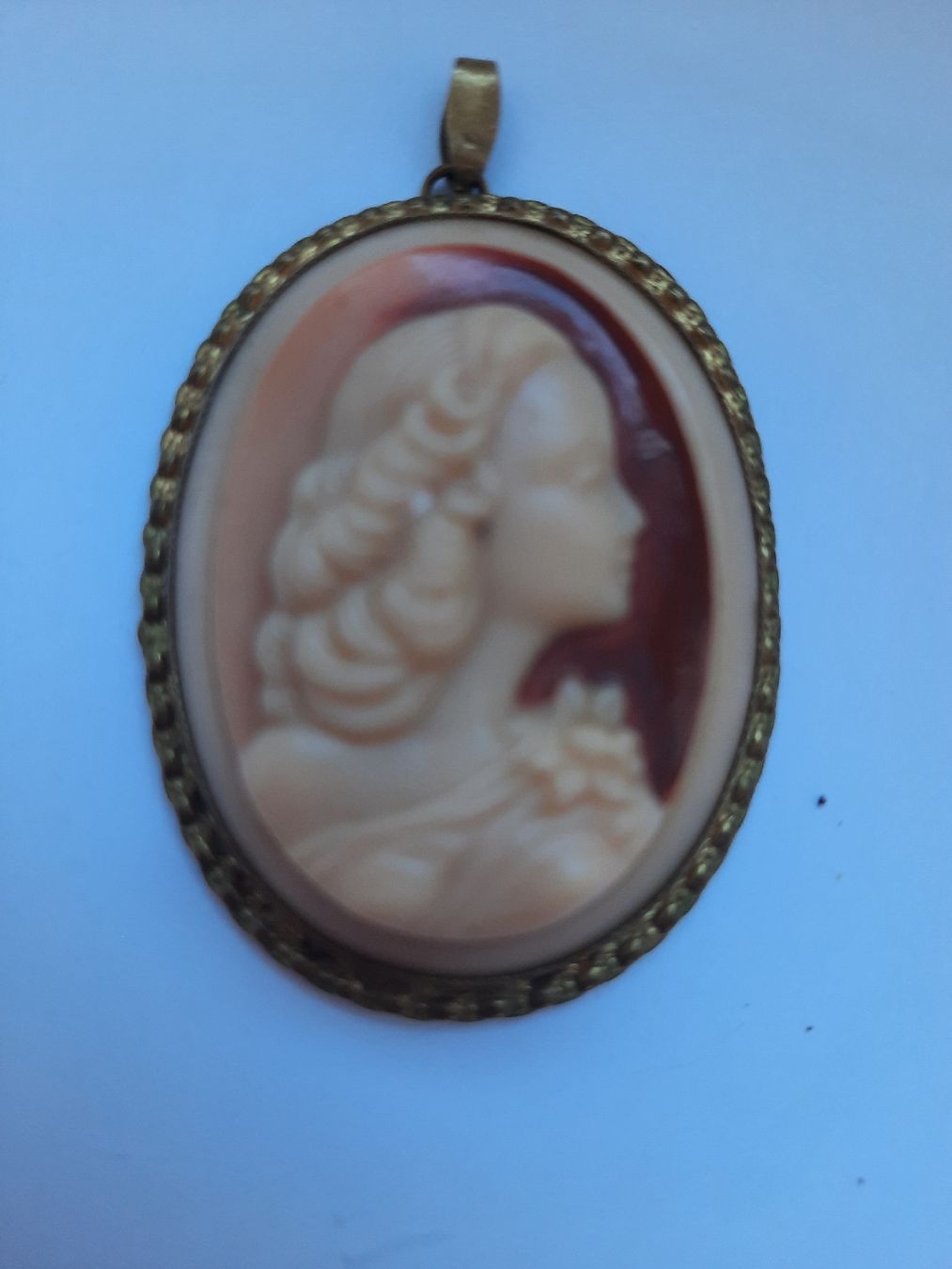 Ciondoli: PENDENTIF CAMÉE. – Usato da Le Locle venduto da marylise01