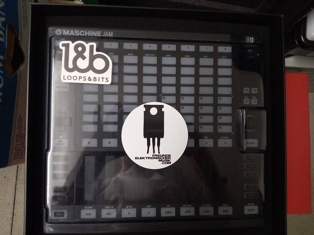 Native Instruments Strumenti musicali: Native Instrument Set. – Usato da Bad Ragaz venduto da wie_2xls 3