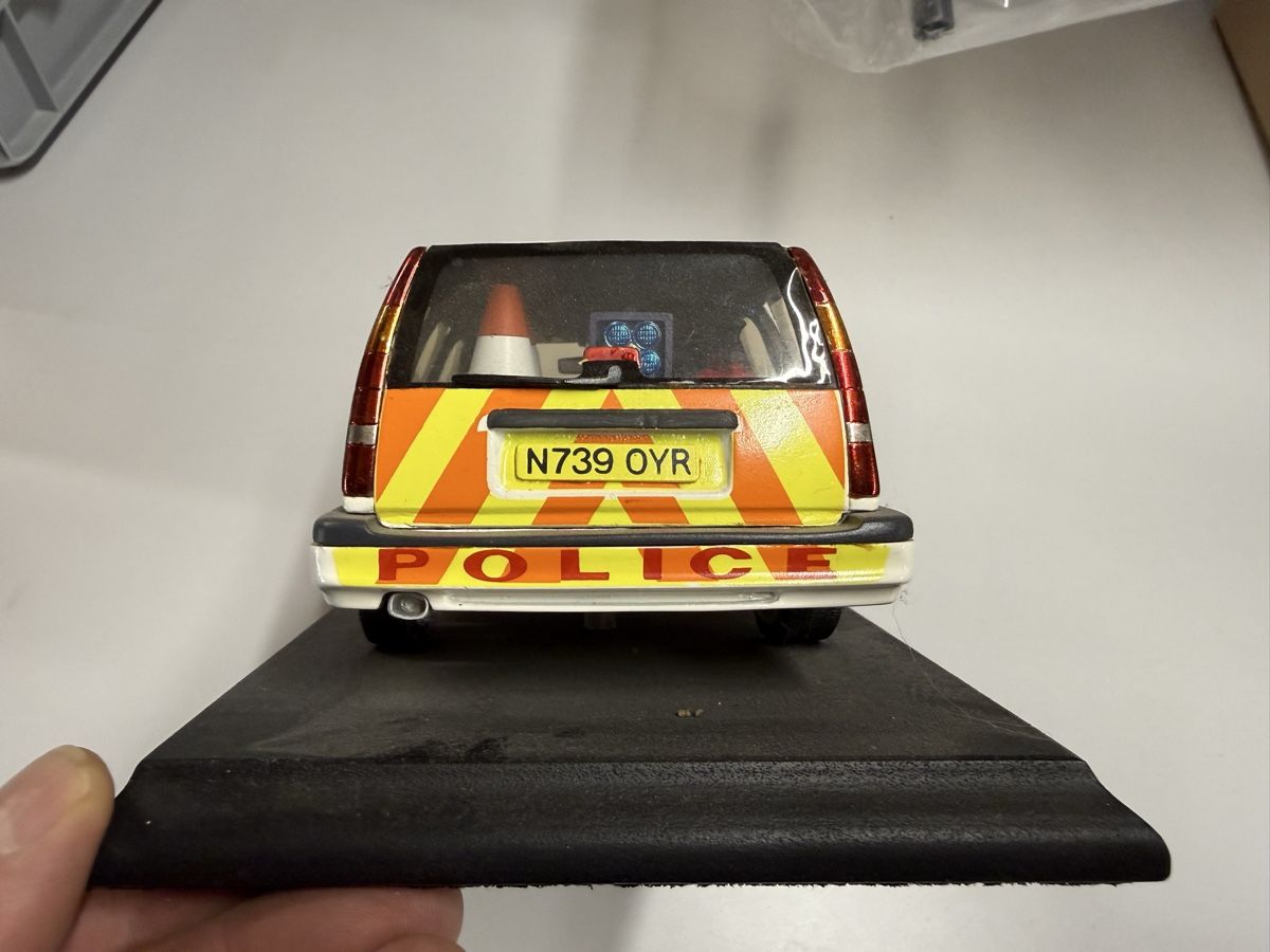 Volvo Modellini d'auto: Polizei Modellauto Volvo 850 Kombi  – Usato da Spiez venduto da RS-inti 6