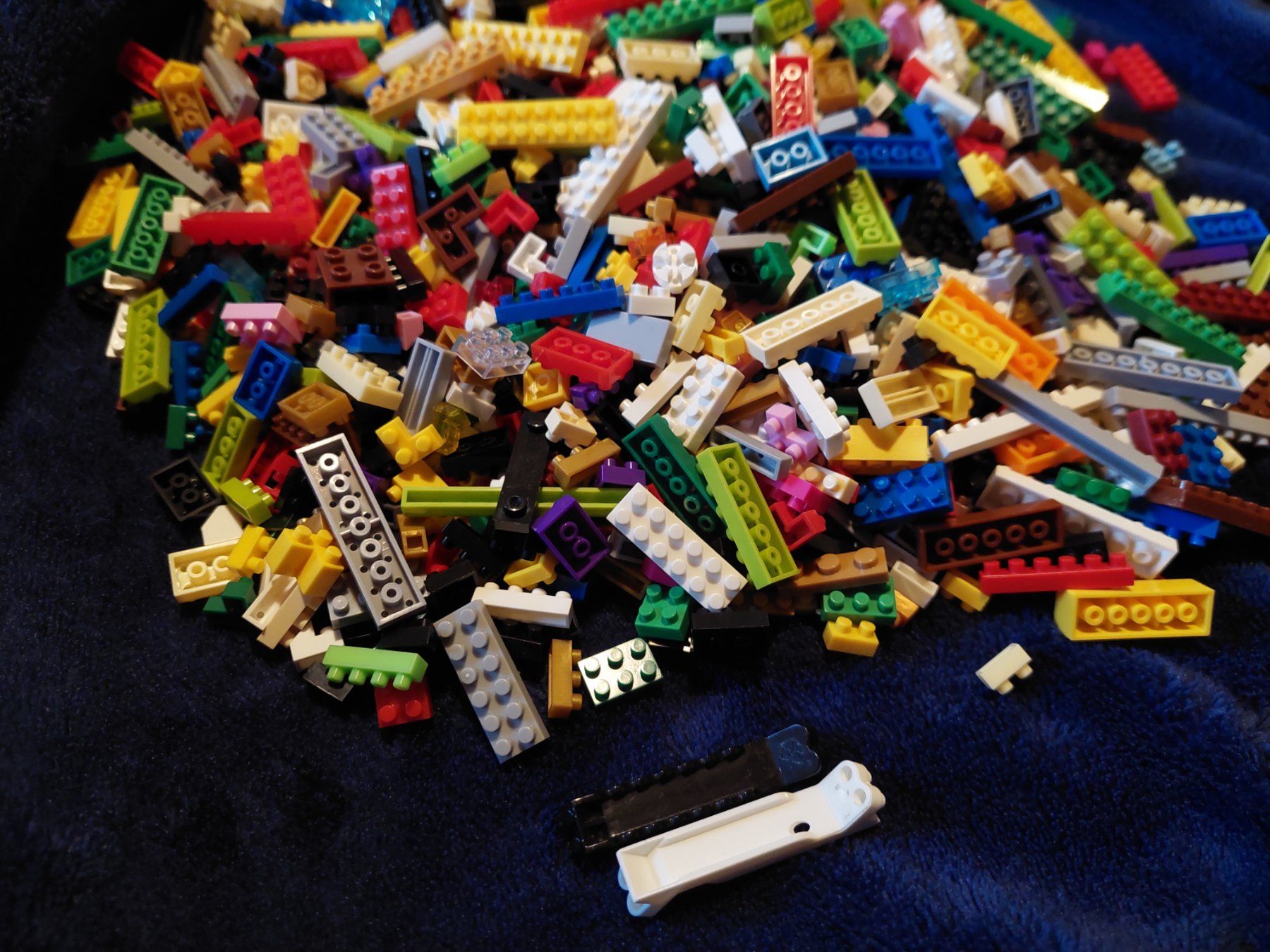 Kit di costruzioni: Mini Micro Briques de Constructions 2,390 Pièces environ. – Usato da Tramelan venduto da Belleza82
