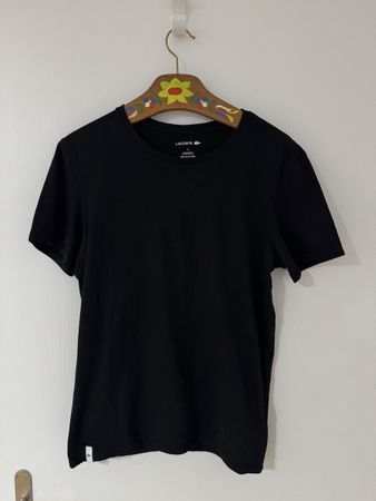 Schwarzes Lacoste T-Shirt, Grösse M - wie neue, y2k