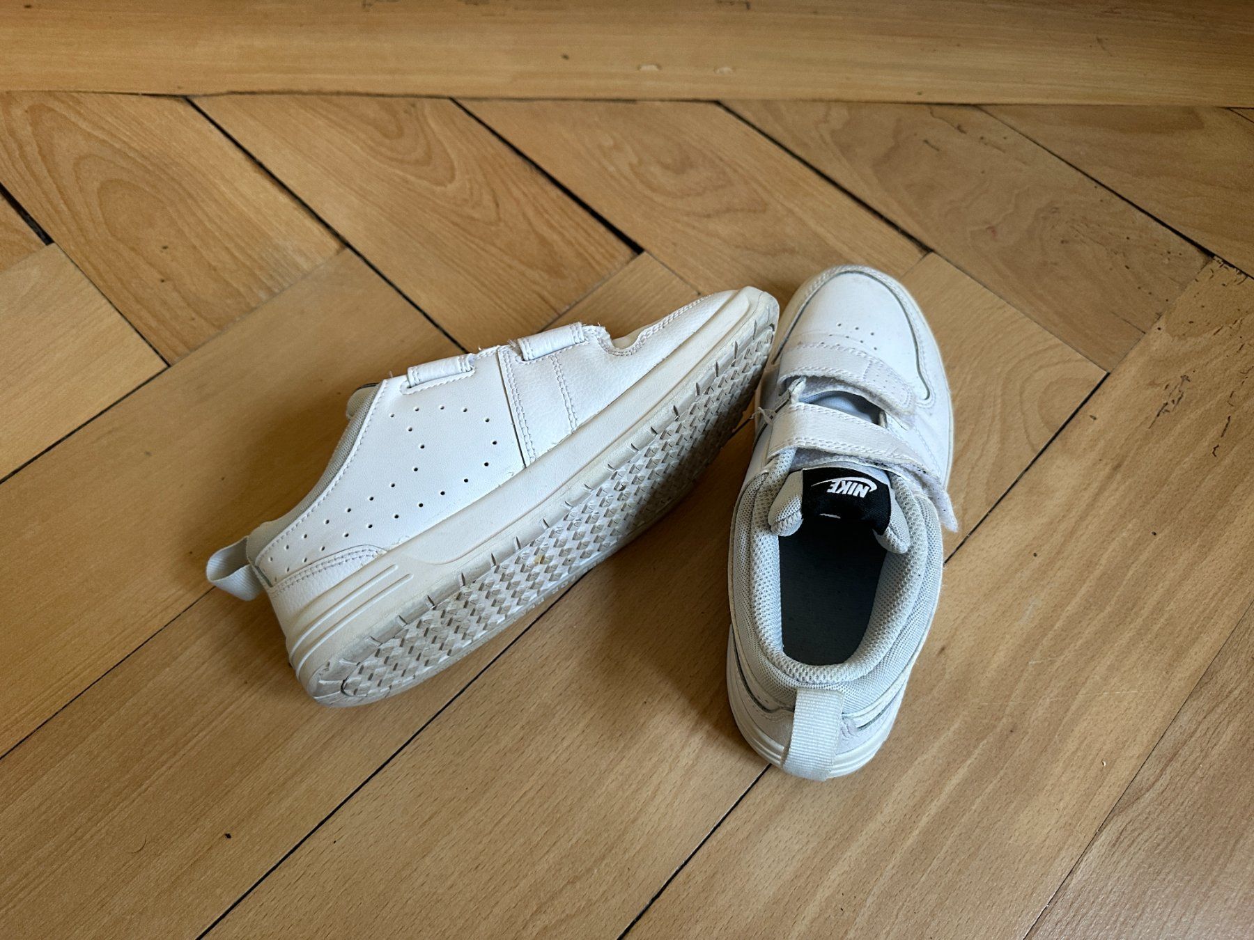 Nike Scarpe da donna: NIKE Pico 5 Sneaker weiss 35 – Usato da Zürich venduto da Diazaio 3