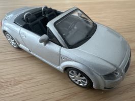 1:43 Modellauto wie auf den Bildern ersichtlich