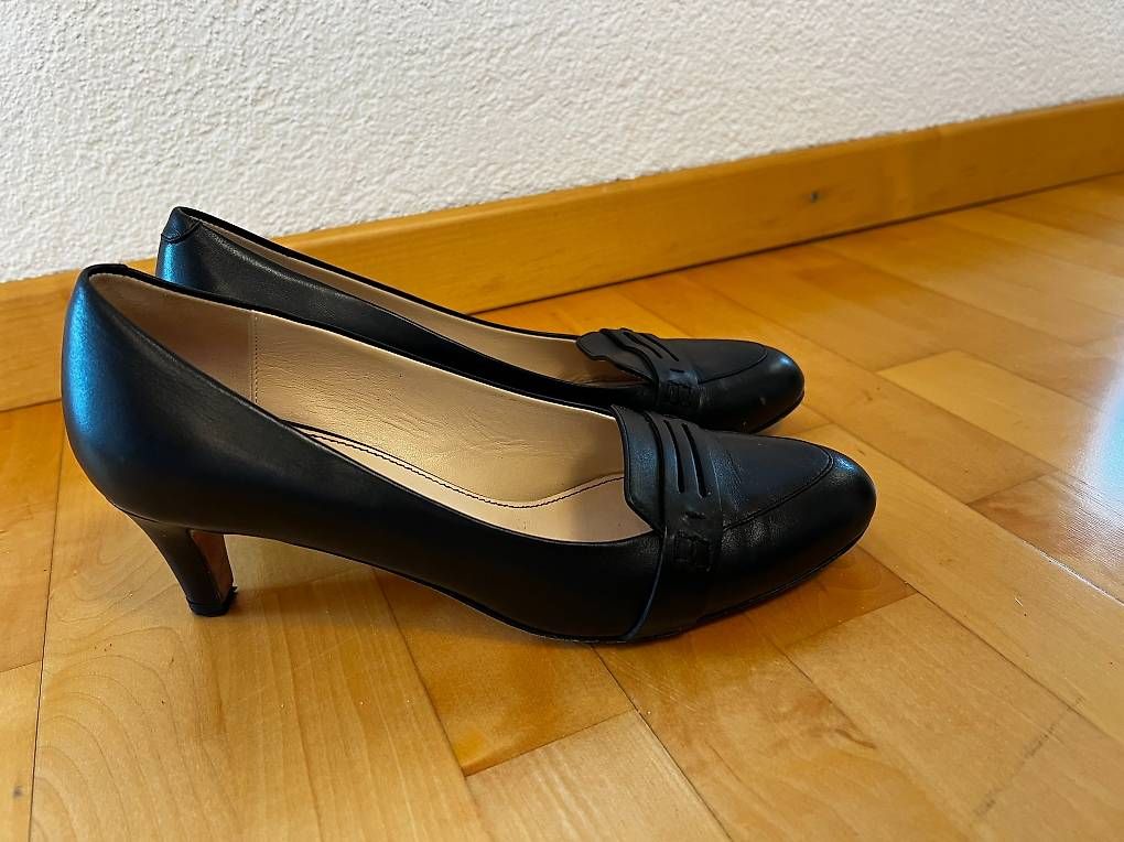 Scarpe da donna: Navyboot Pumps aus Leder, Grösse 37.5 – Usato da Zürich venduto da checkerbunny667 1