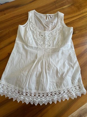 ESPRIT Traum weisses Top mit schönster Spitze S/36 NWT