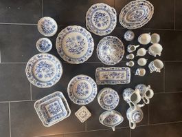 Grosses Meissen Porzellan Set Zwibelmuster 