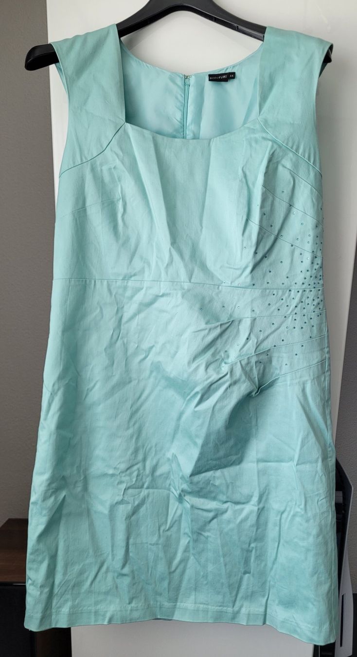 Robes: Kleid – D'occasion à Sevelen par Motchi