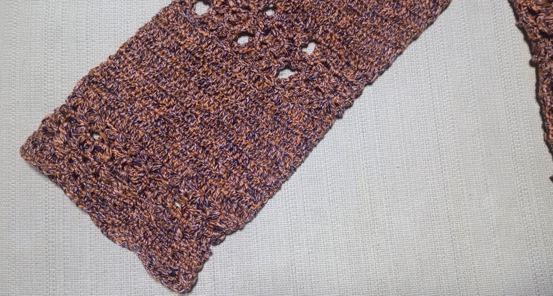 Cover & Protezioni schermo: Odd Molly Strick Pullover Crochet handgehäkelt 3 M zu Nile – Usato da St. Gallen venduto da Hereplaysmusic 4