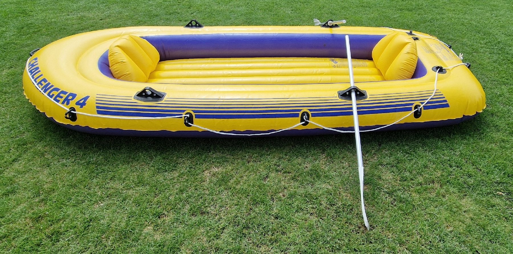 Barche: Intex Challenger 4 Schlauchboot mit 2 Paddel – Usato da Suhr venduto da Sbume 1