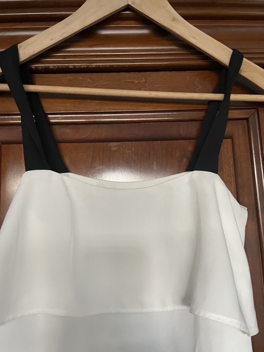 H&M Tops: Top – Neu (gemäss Beschreibung) aus Sion von bru_xj6r 1