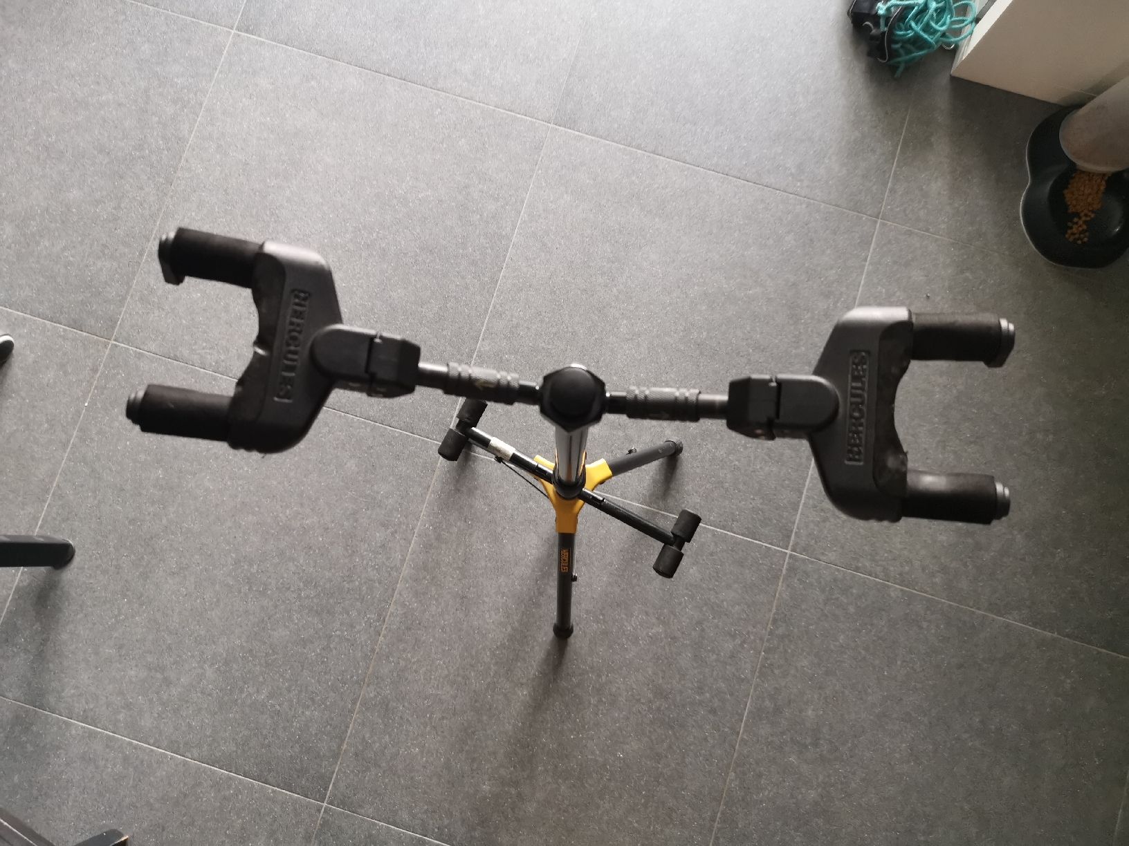 Supports pour instruments & partitions: Hercules Gitarrenständer – D'occasion à Rohrbachgraben par noisenomad 7