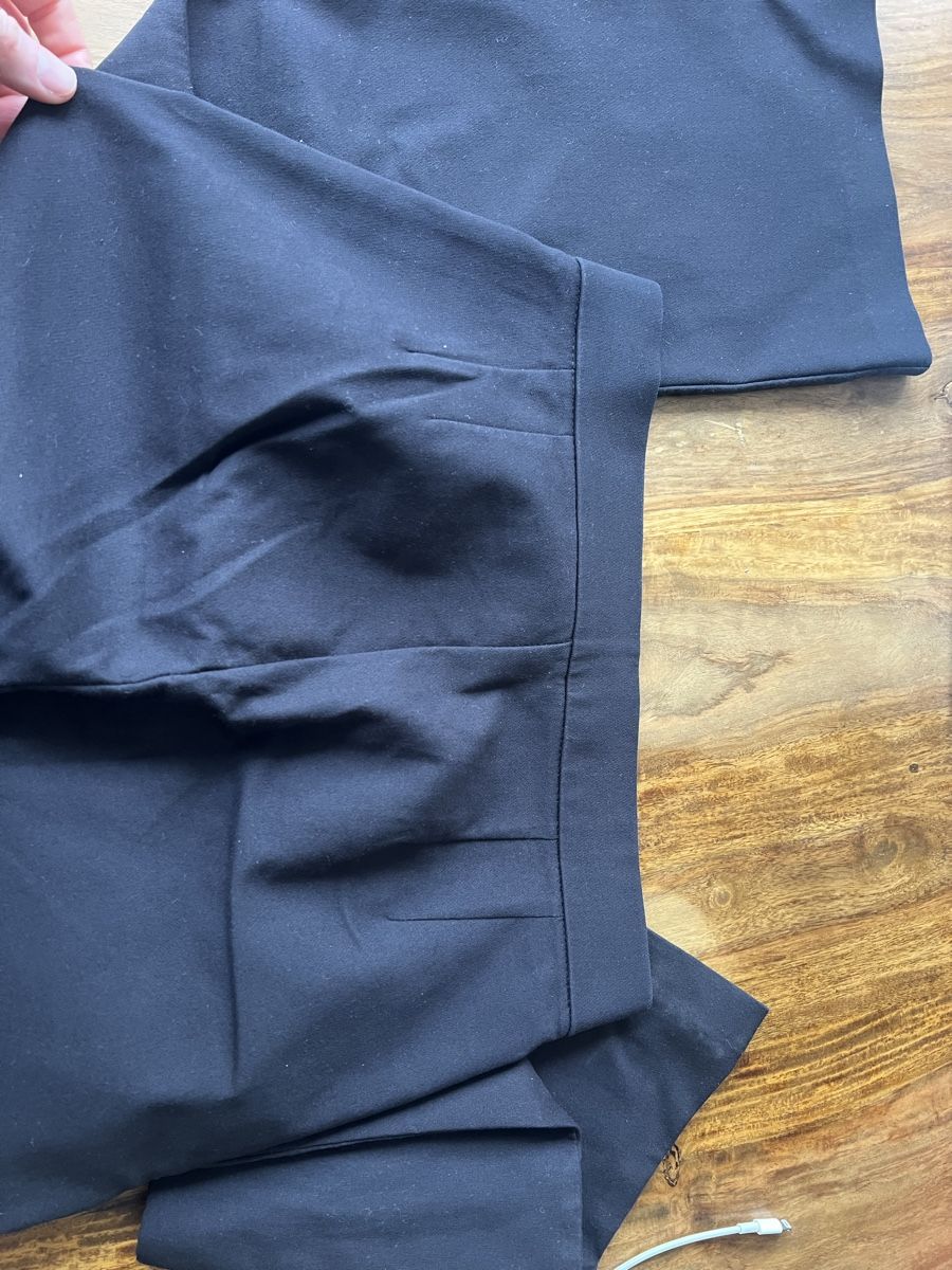 Zara Pantaloni: Zara Stoffhose, schwarz, flared cropped – Nuovo (secondo la descrizione) da Zürich venduto da sellingmystuff1 2