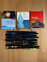 Diverse Gymibücher in sehr gutem Zustand