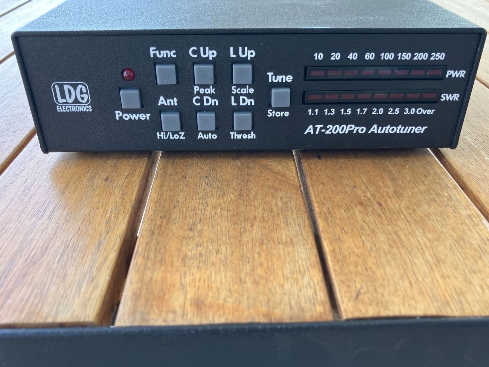 Radio: AT - 200Pro Automatic Antenna Tuner – Usato da Basel venduto da Planck01
