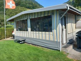 Vorzelt für Wohnwagen mit Holzkonstruktion