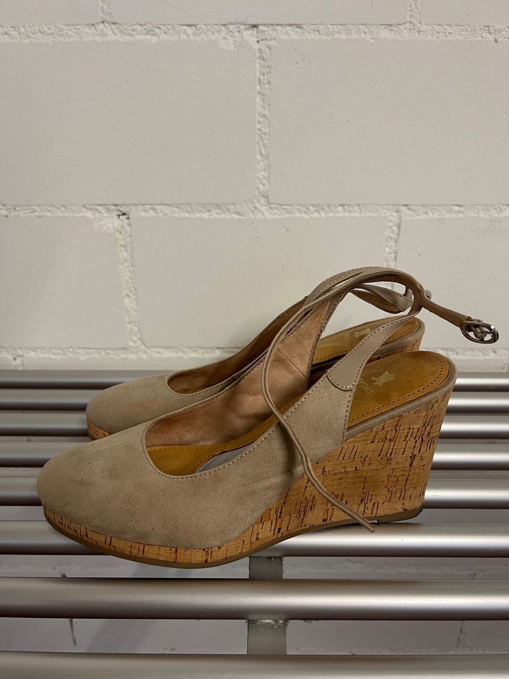 Chaussures femmes: Damenschuhe 40 – D'occasion à Horgen par linuxrp 1