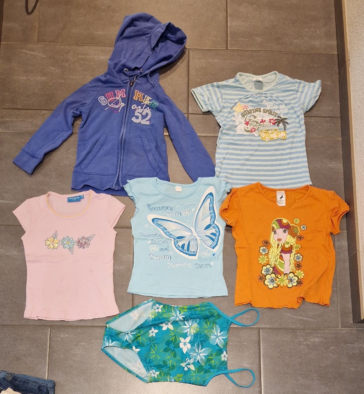 Lotti & Set di vestiti: Kleiderpaket 110/116 – Usato da Ohmstal venduto da wil_xp75