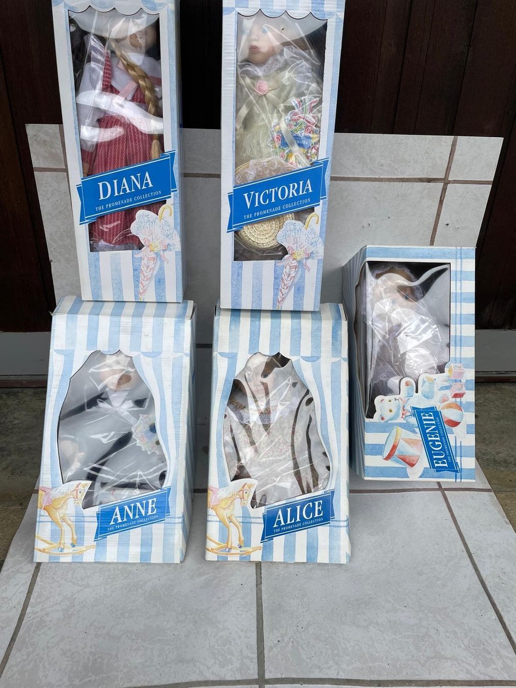 Bambole: Poupées en porcelaine – Usato da Colombier NE venduto da Boy48 3