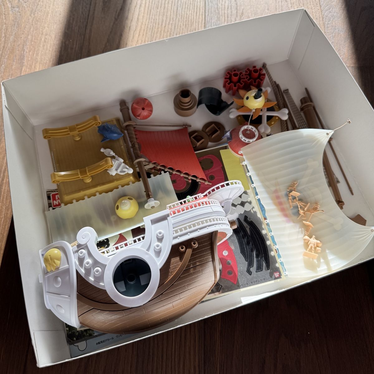 Bandai Kit di modellismo & Modellini statici: One Piece Thousand Sunny - Schiffsmodell Bausatz – Usato da Walkringen venduto da Simoonx1999 1