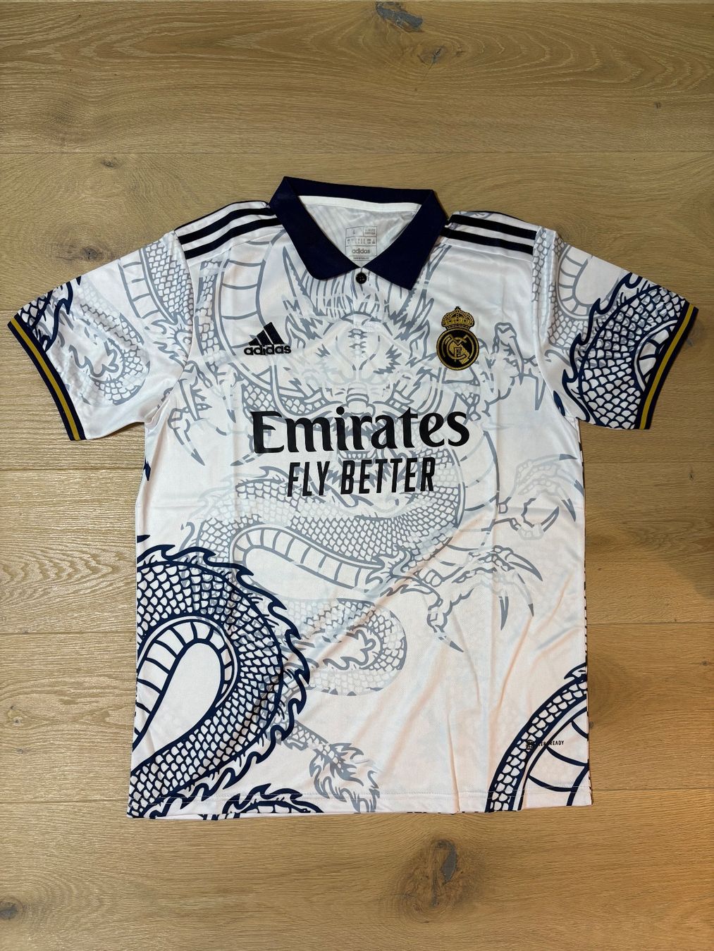 Real Madrid Canottiere & Pantaloni: Real Madrid special Edition Trainingshirt Weiss – Nuovo (secondo la descrizione) da Au SG venduto da hal_k95b
