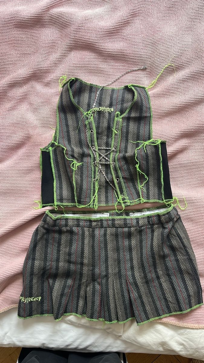 Gonne: Two-Piece mit Ketten, Grösse S – Nuovo (secondo la descrizione) da Basel venduto da and_j5sg