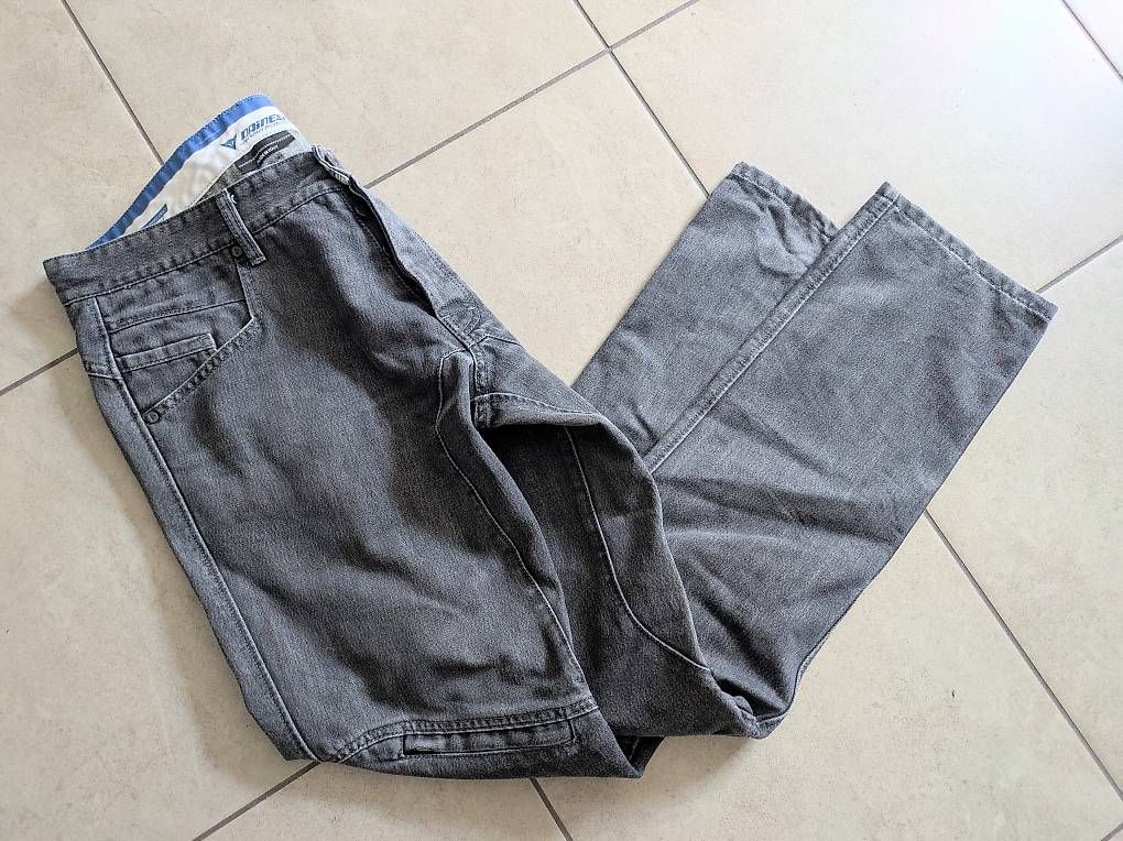 Dainese Pantalons: Pantaloni da moto Dainese – D'occasion à S. Antonino par Anna_scooby 1