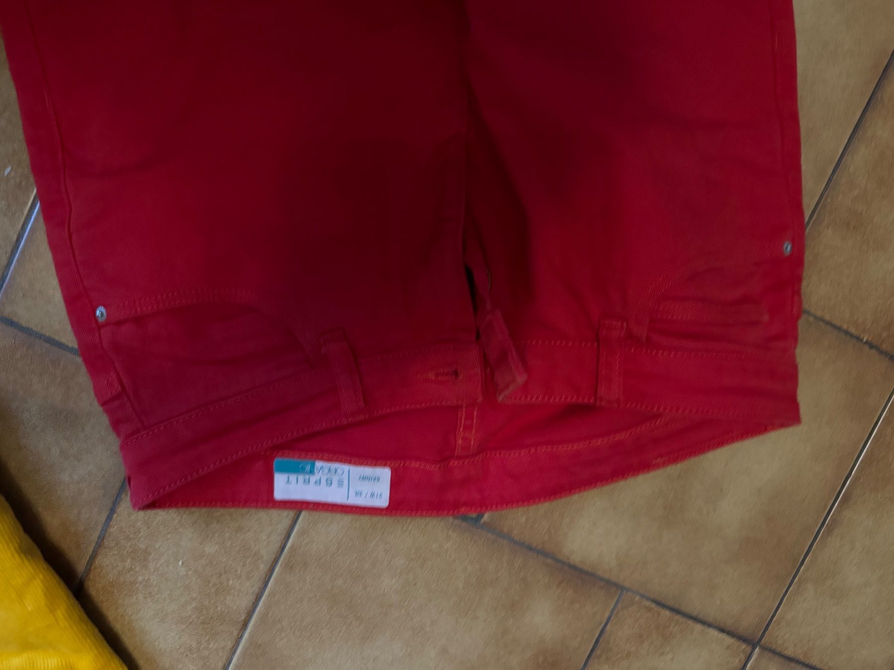Esprit Pantaloni: Pantalon rouge Esprit Taille w31 32L – Usato da Veyrier venduto da kimedovapa 1