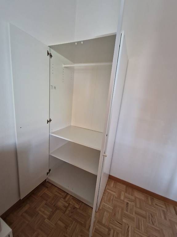 Armadi: KLEPPSTAD Kleiderschrank – Usato da Kehrsatz venduto da McYuli 1
