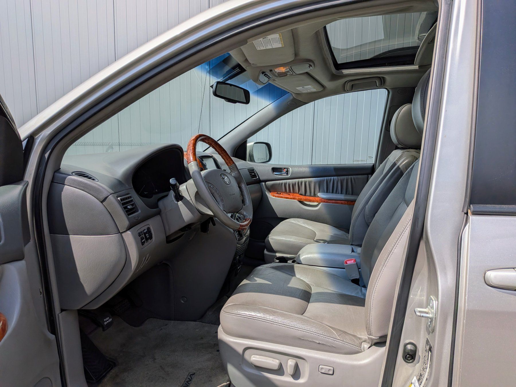 Toyota Automobili: Toyota Sienna Limited AWD – Usato da Embrach venduto da family_cars2011 1