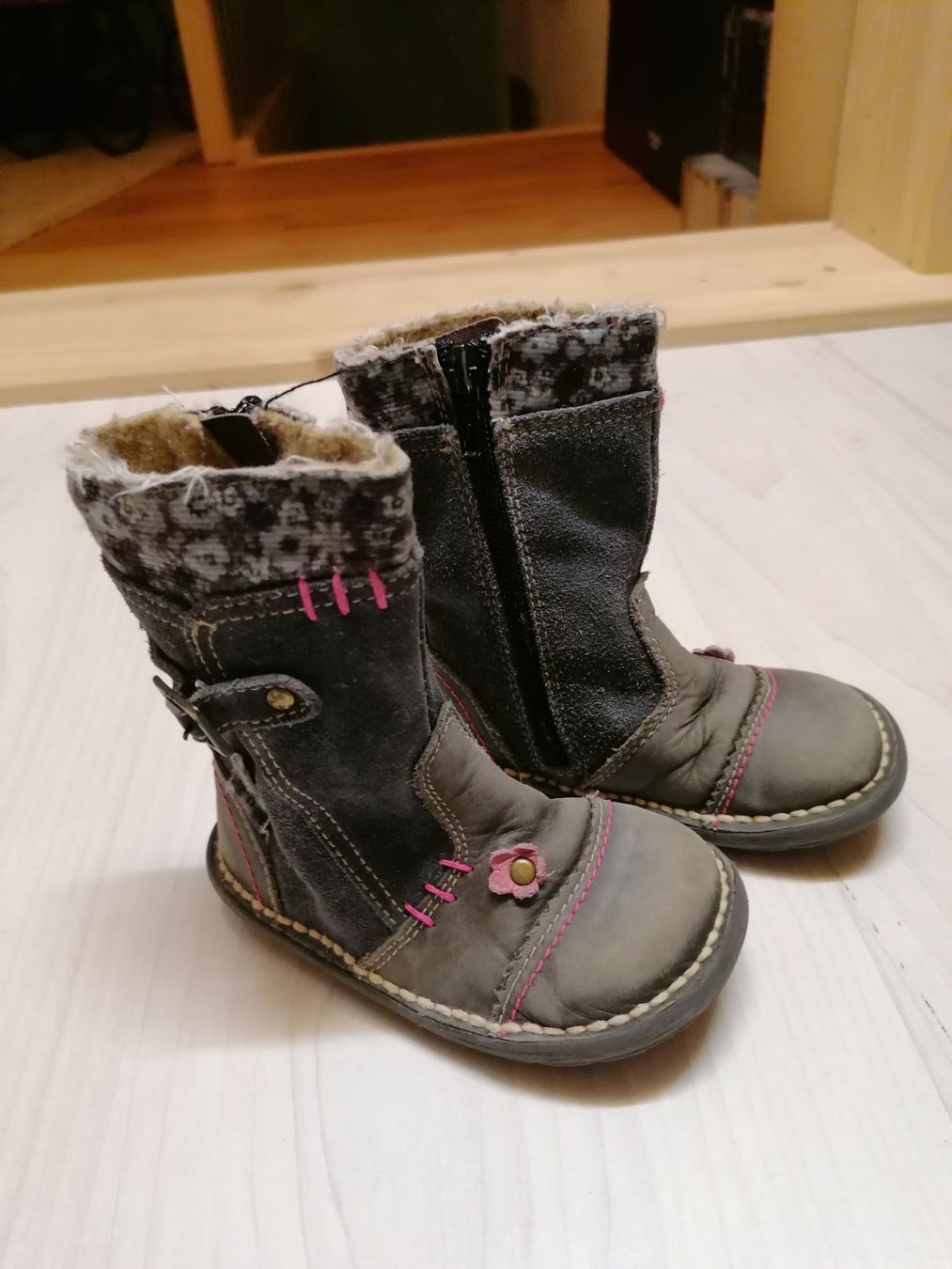 Chaussures filles: Bottes, chaussures, bottines chaudes – D'occasion à Montcherand par petiteoune75 1