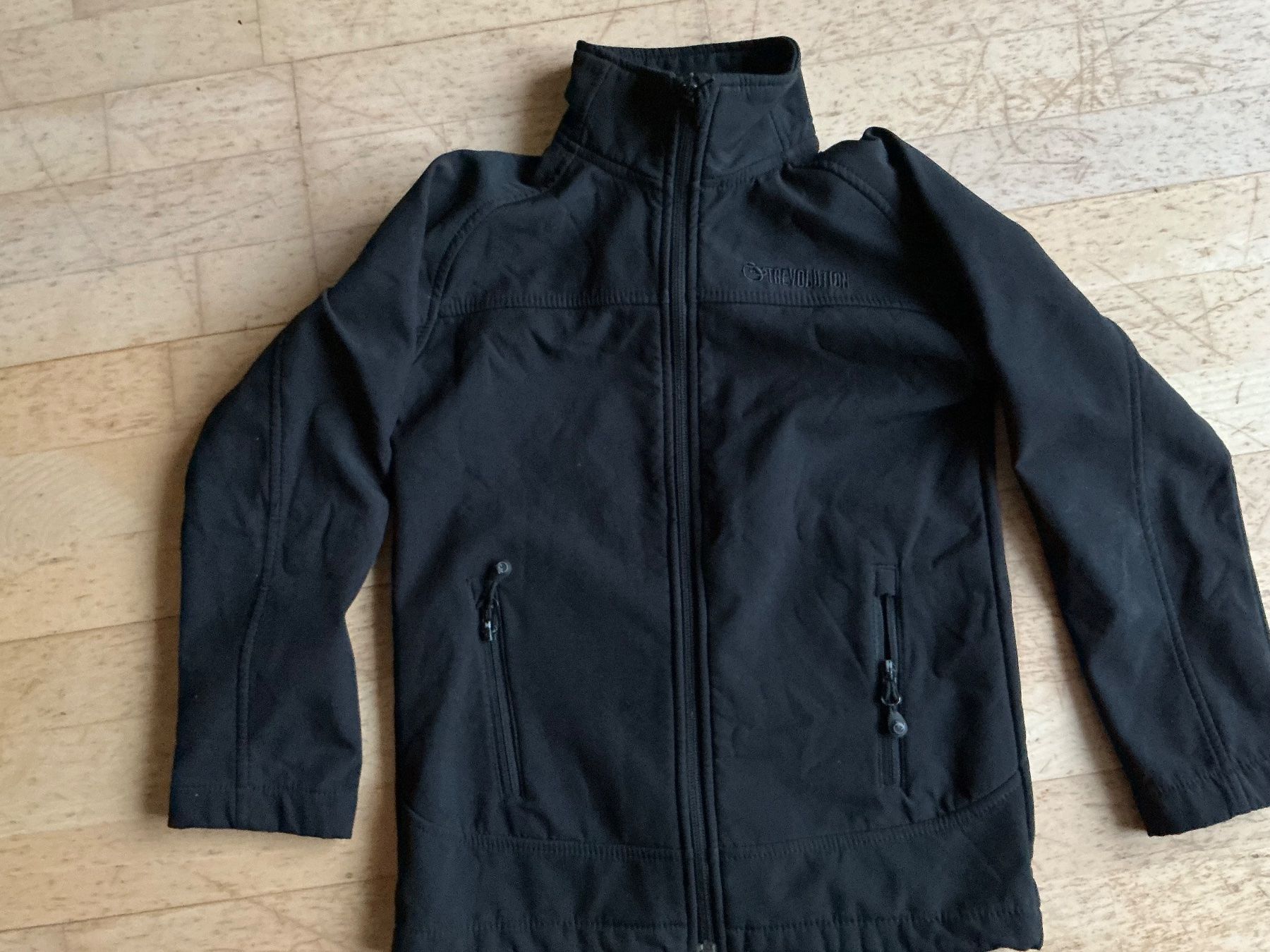 Trevolution Jacken & Mäntel: Softshelljacke Trevolution Gr. 128 schwarz – Gebraucht aus Bern von Sistakaiman