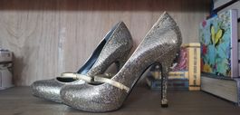 GUESS High Heels