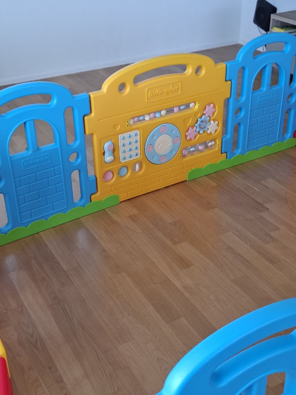 Box & Barriere di sicurezza: Dwinguler Spielplatz, Laufgitter, flexibel erweiterbar! – Usato da Emmenbrücke venduto da inVinoVeritas88 1