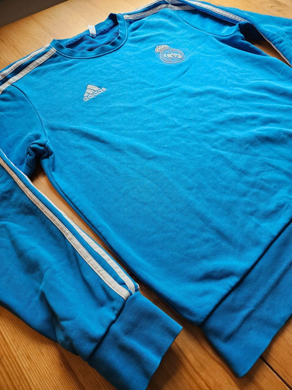 Adidas Leibchen & Hosen: Real Madrid Pullover adidas Gr. M Spanien Fussball Training – Gebraucht aus Hägglingen von United-Village-Trade 2