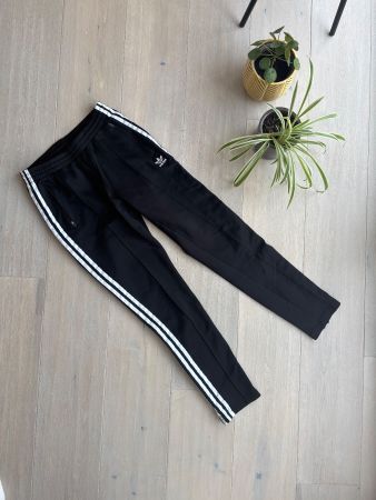 Adidas Trainingshose Gr. 36, Schwarz mit weissen Streifen