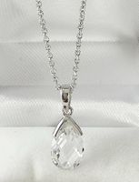 Stilvoller Silber925 Anhänger mit facettiertem Tropfenzirkon