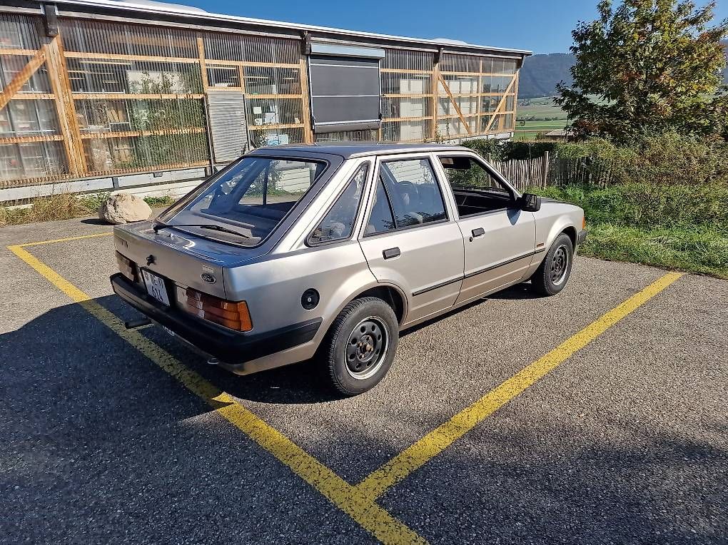 Ford Automobili: Ford Escort MkIII Laser – Usato da Bevaix venduto da Nounoursch 4