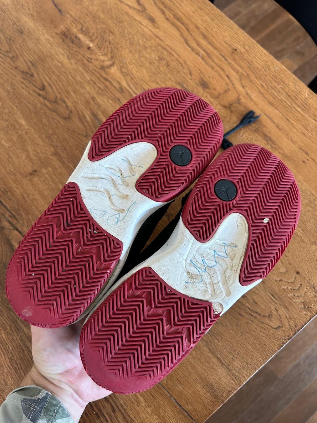 Chaussures garçon: Jordans -Size 36.5 – D'occasion à Cham par 9inches 3