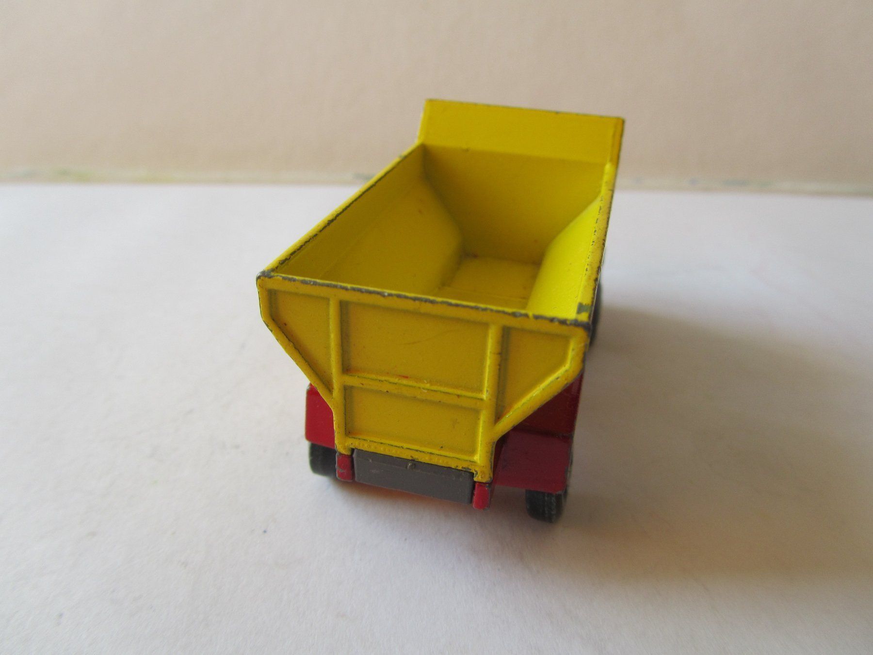 Matchbox Modellini d'auto: Grit Spreader, Matchbox Superfast, Nr. 70 A – Usato da Weiningen ZH venduto da dietsch57 3
