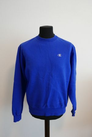Sweat Champion bleu. Taille M